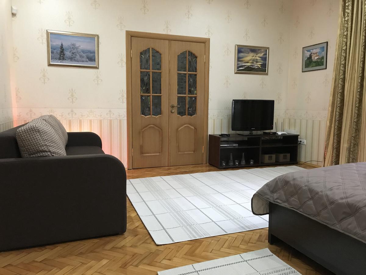 Large Apartment In The City Center Mukacheve Luaran gambar