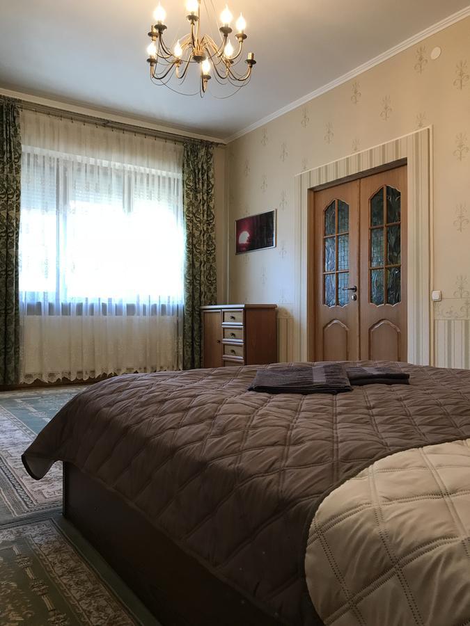 Large Apartment In The City Center Mukacheve Luaran gambar