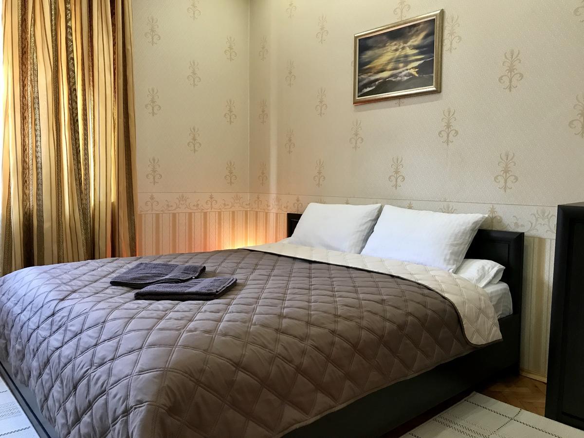 Large Apartment In The City Center Mukacheve Luaran gambar