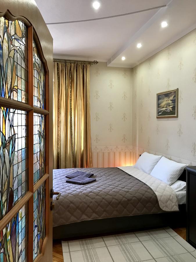 Large Apartment In The City Center Mukacheve Luaran gambar