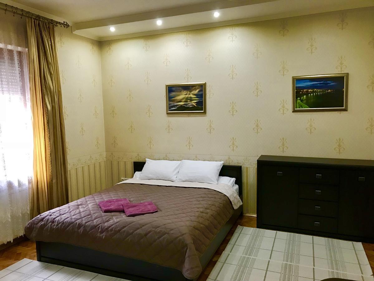 Large Apartment In The City Center Mukacheve Luaran gambar