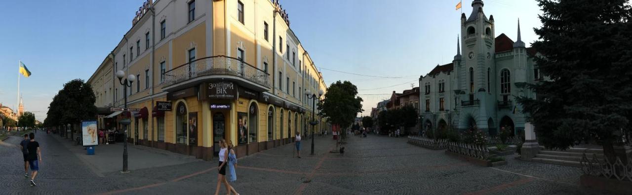 Large Apartment In The City Center Mukacheve Luaran gambar